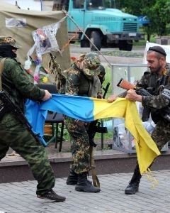 Кровопролитная гражданская война на Украине: конца не видно. Украина распадается на части...