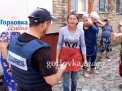Горловчане не смогли сдержать свои эмоции встретив ОБСЕ